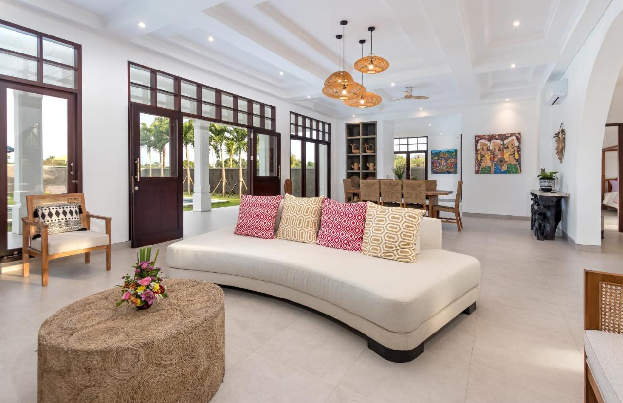 Villa Besakih 5Br, 5 Mins To Beach - Canggu Luaran gambar
